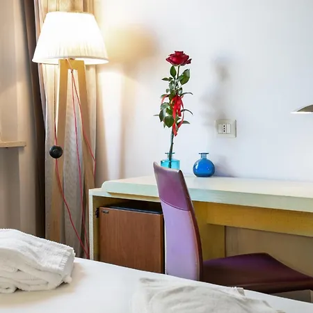 De La Depandance Di Augustus פאנו