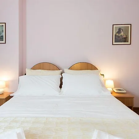 De La Depandance Di Augustus פאנו