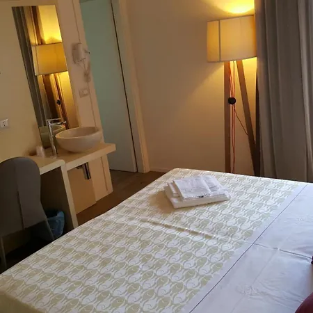 De La Depandance Di Augustus