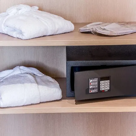 De La Depandance Di Augustus מלון