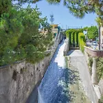 De La Depandance Di Augustus Otel 3*
